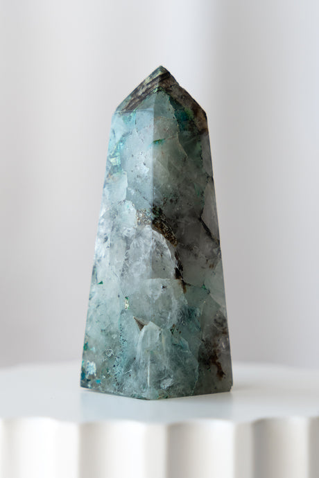 chrysocolla quartz point peru crystal