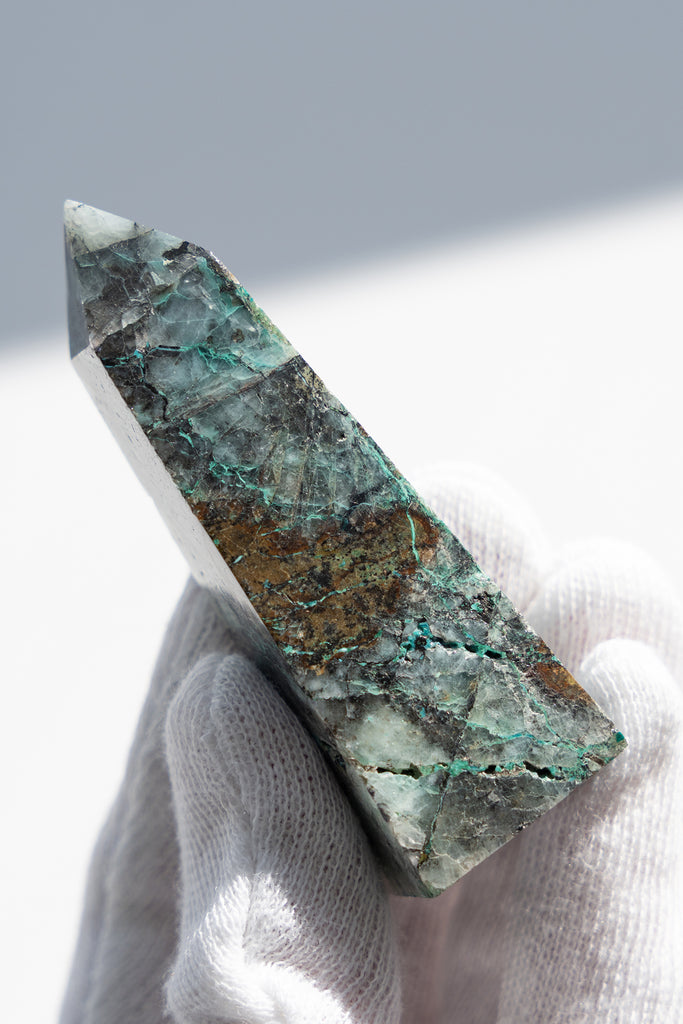 chrysocolla quartz point peru crystal