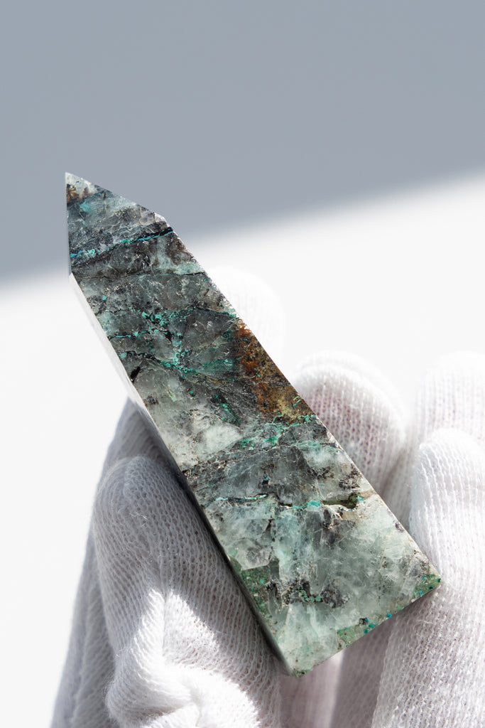 chrysocolla quartz point peru crystal