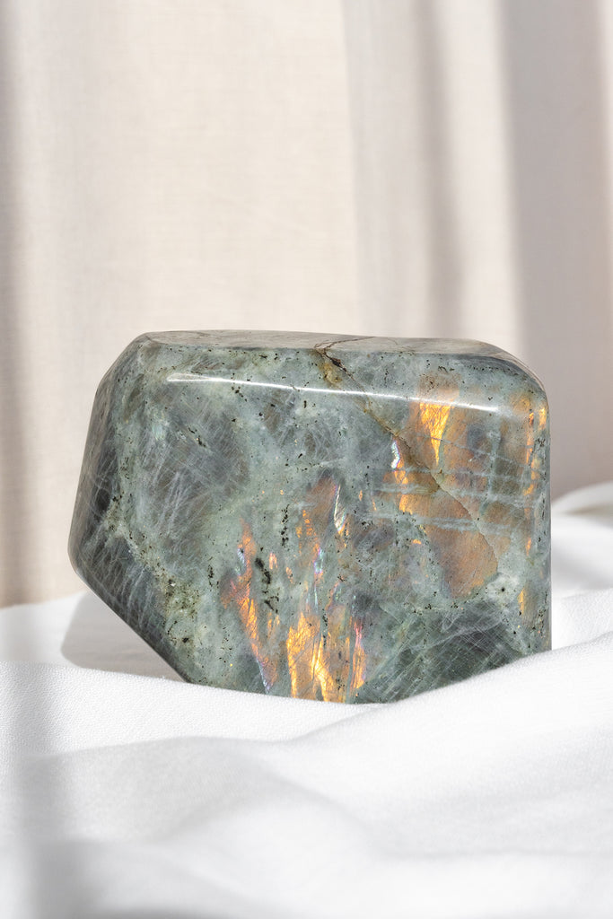 labradorite grey gold flash freeform standing