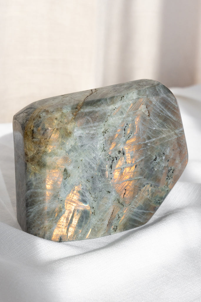 labradorite grey gold flash freeform standing