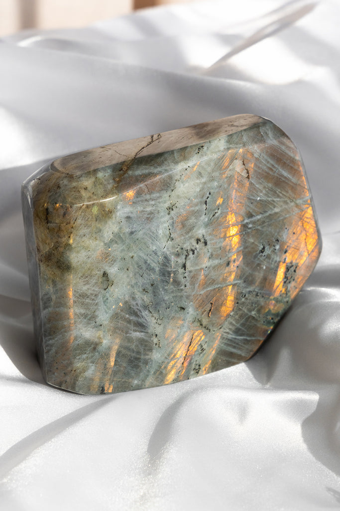 labradorite grey gold flash freeform standing