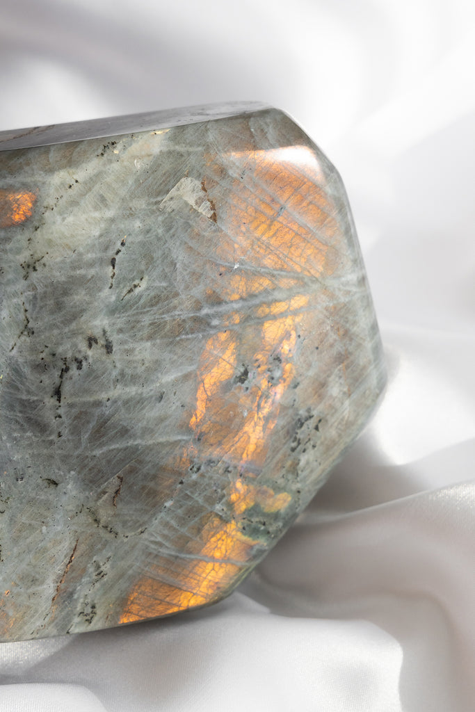 labradorite grey gold flash freeform standing